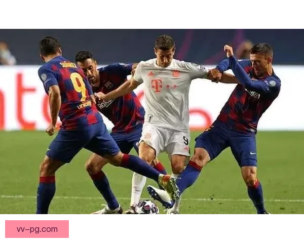 拉菲尼亚欧冠对阵拜仁上演帽子戏法助巴萨逆袭晋级