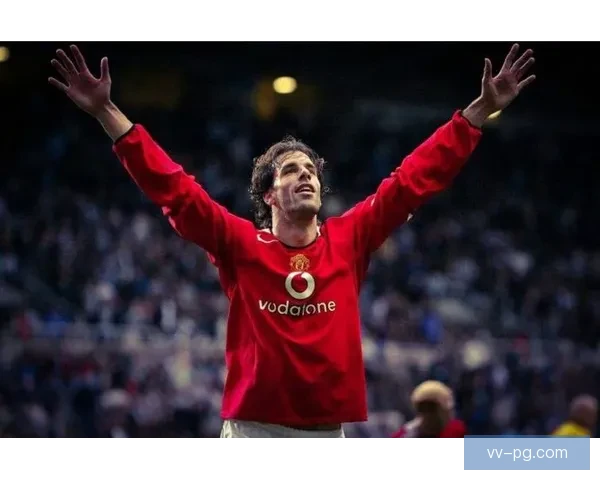 范尼斯特鲁伊回归曼联先任助教后升任临时主帅